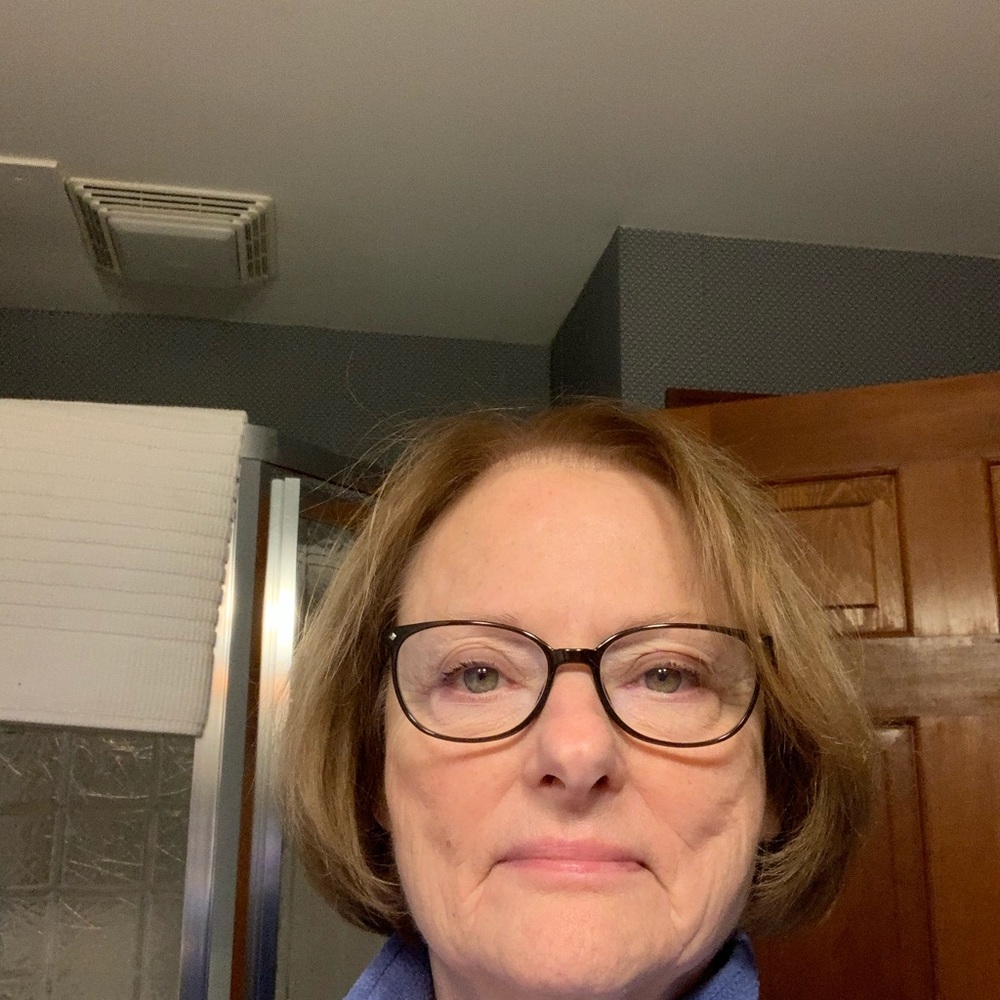 Meet your Posher, Leslie